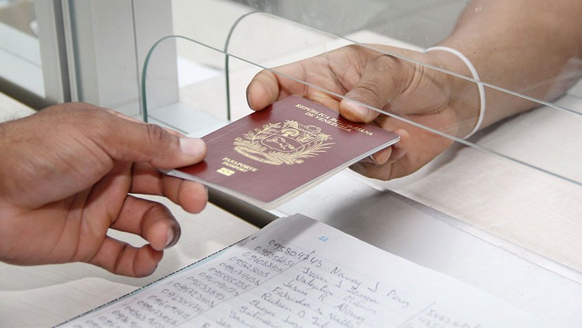 Venezolanos en el exterior no podrían utilizar pasaportes extranjeros para entrar al país