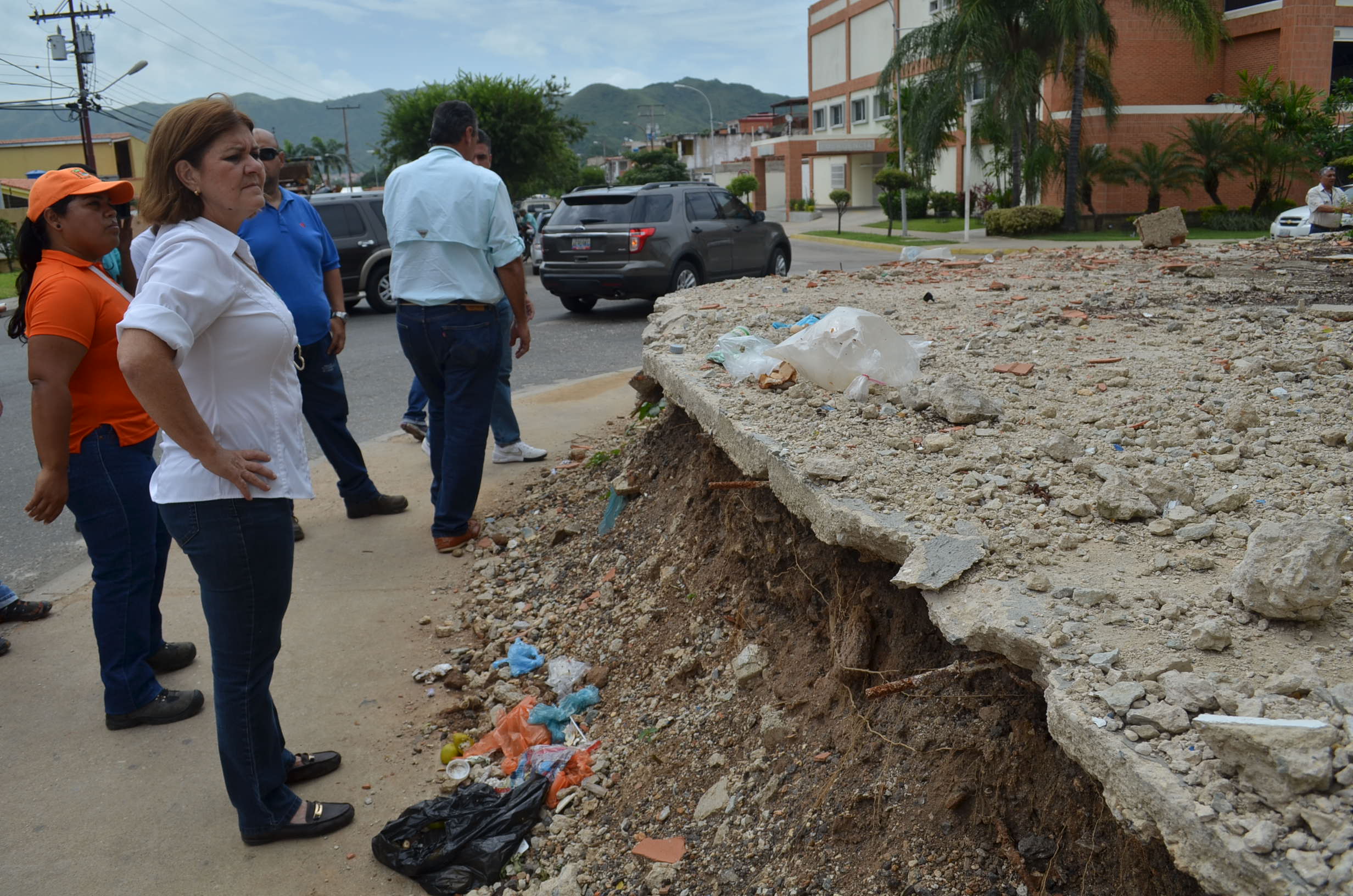 Alcaldía de San Diego realizó asfaltado en el sector La Veguita