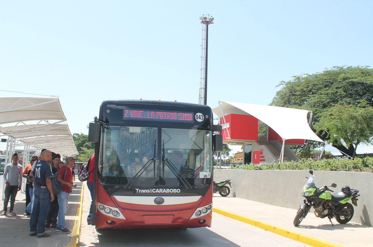 Gobernador Ameliach entregó parada integral en Santa Rosa