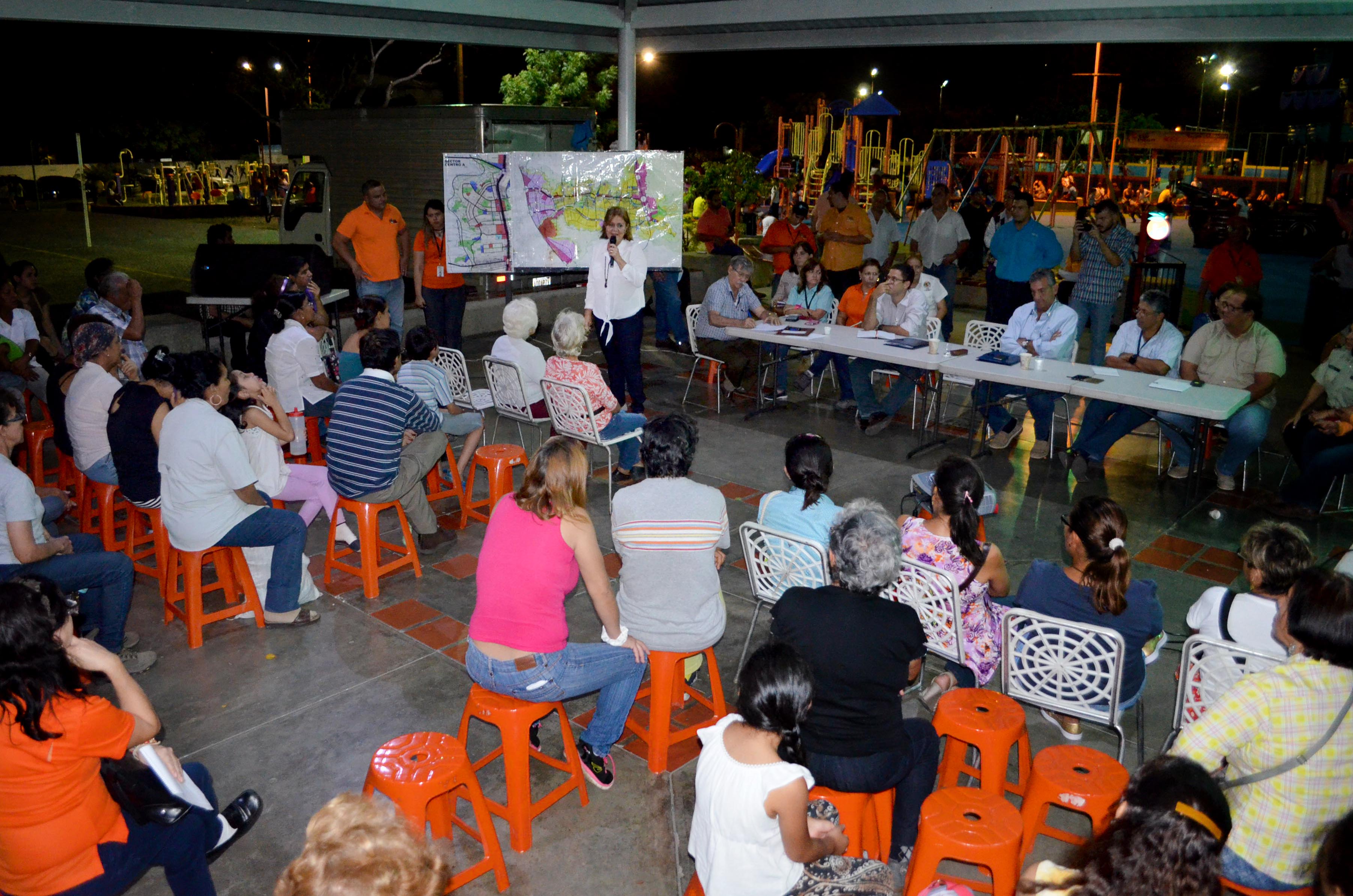 Alcaldesa Rosa de Scarano realizó asamblea participativa del presupuesto 2017