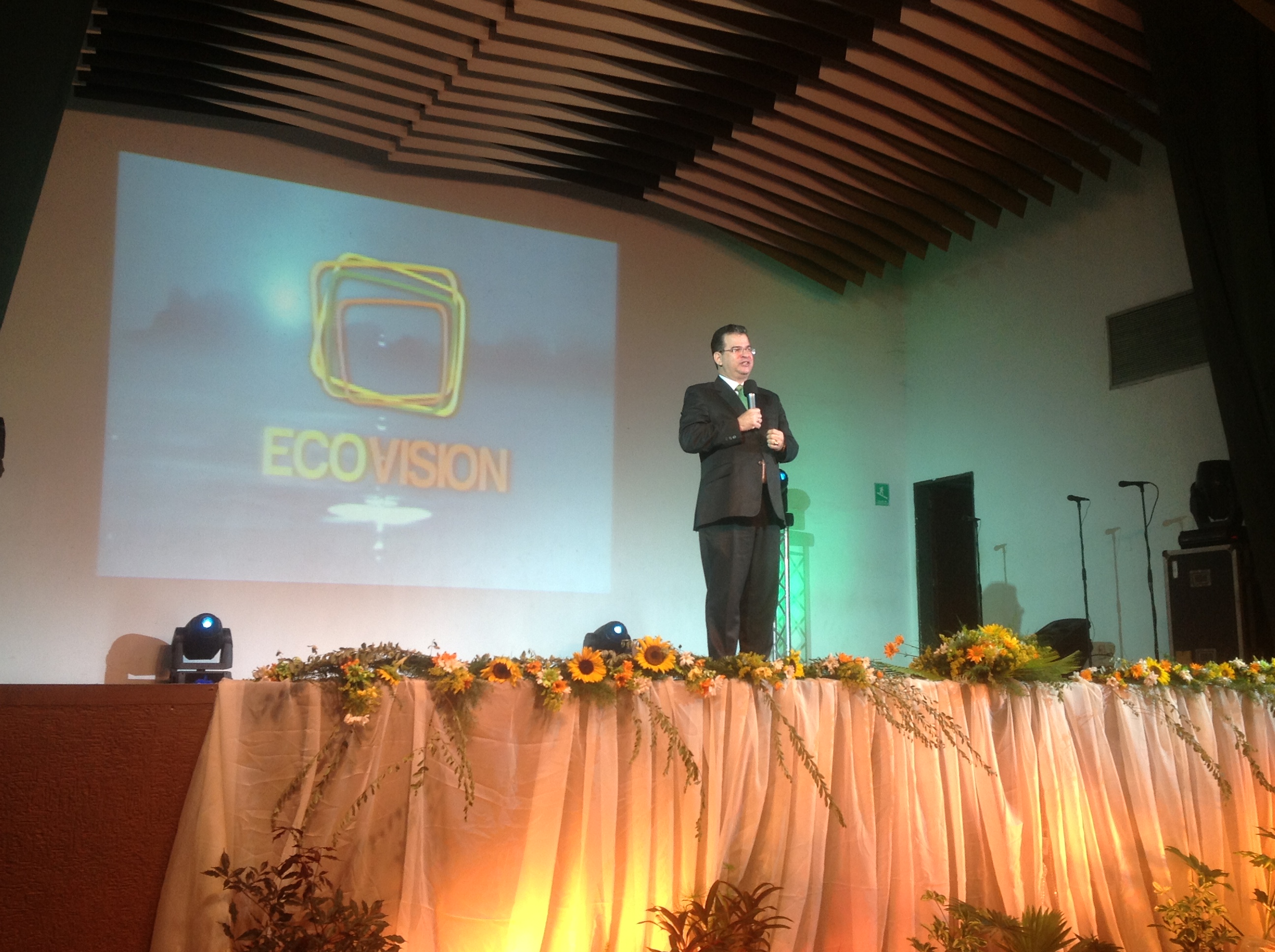 Directiva de Ecovision  visita el estado Amazonas para proyectos ecológicos