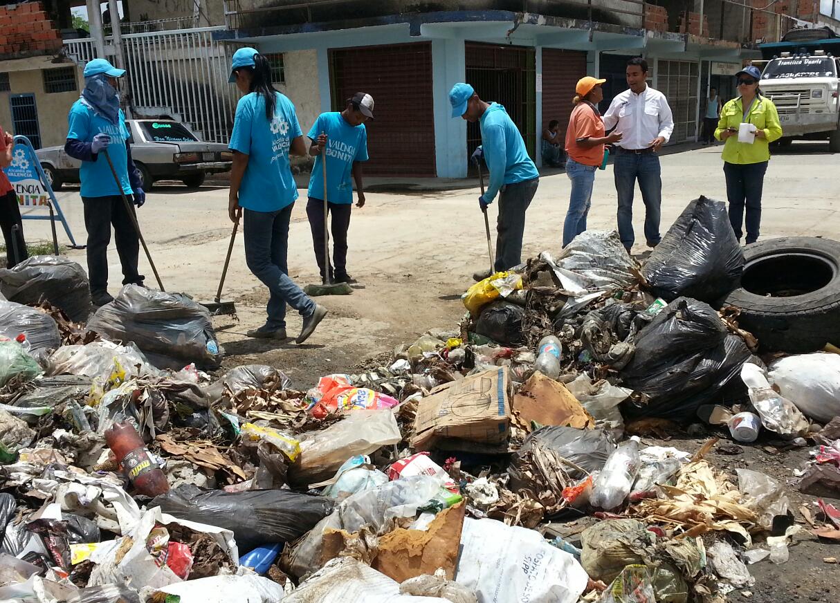 Alcaldía de Valencia mantiene supervisión en despliegue de recolección de desechos en zona sur