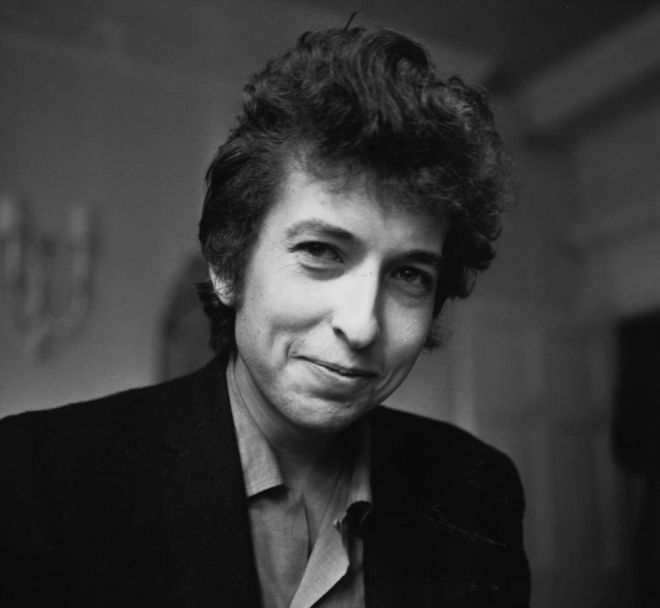 El músico estadounidense Bob Dylan gana el Premio Nobel de Literatura 2016