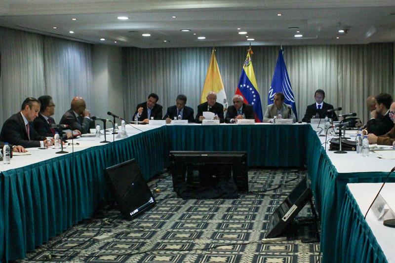 Son cinco los acuerdos alcanzados en la tercera reunión entre Gobierno y la MUD