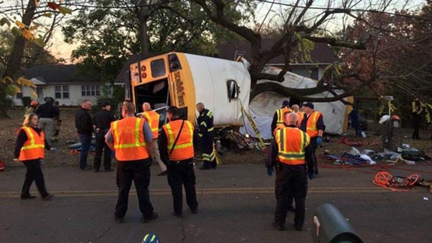 Al menos cinco niños mueren en accidente de bus escolar en el sur de EE UU