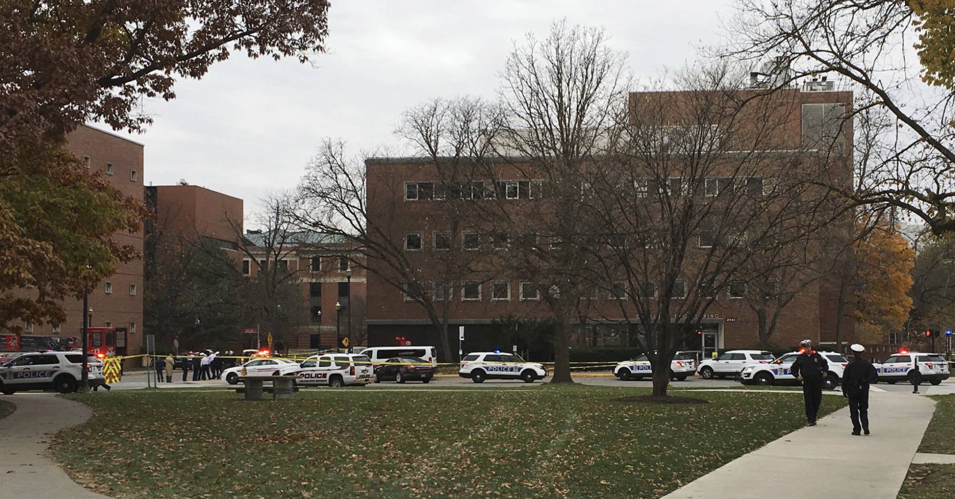 Al menos un muerto en tiroteo en Universidad de Ohio.