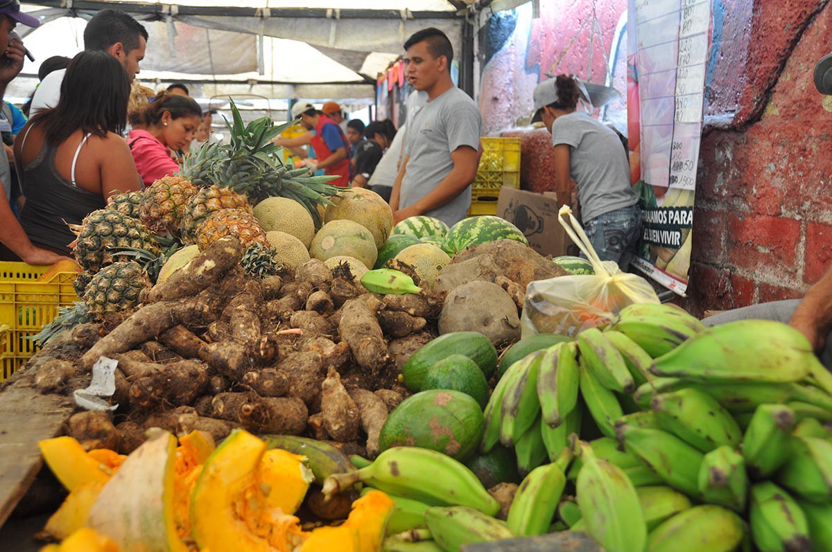 Consejos comunales solicitan a Cocchiola considerar medida contra mercados de Alejandro