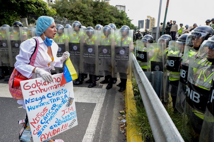 Médicos y enfermeras carabobeños marcharan con sus batas hasta Insalud