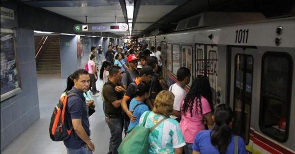 Metro de Valencia: Cerrada estación Francisco de Miranda en la Av. Bolívar