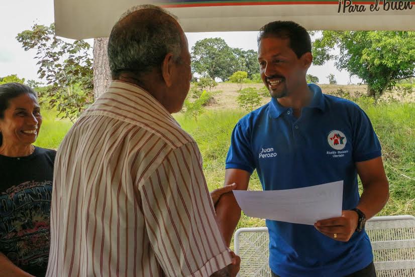 Juan Perozo entregó más de 3 millones en insumos a productores agrícolas de Libertador