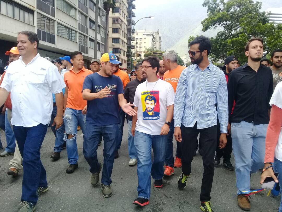 Diputado Julio César Rivas denuncia uso de metras durante protesta en Caracas