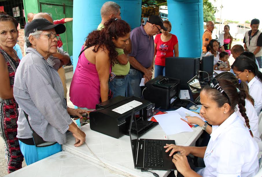 Gestión Cocchiola llevó Jornada de Trámites a Lomas de Funval