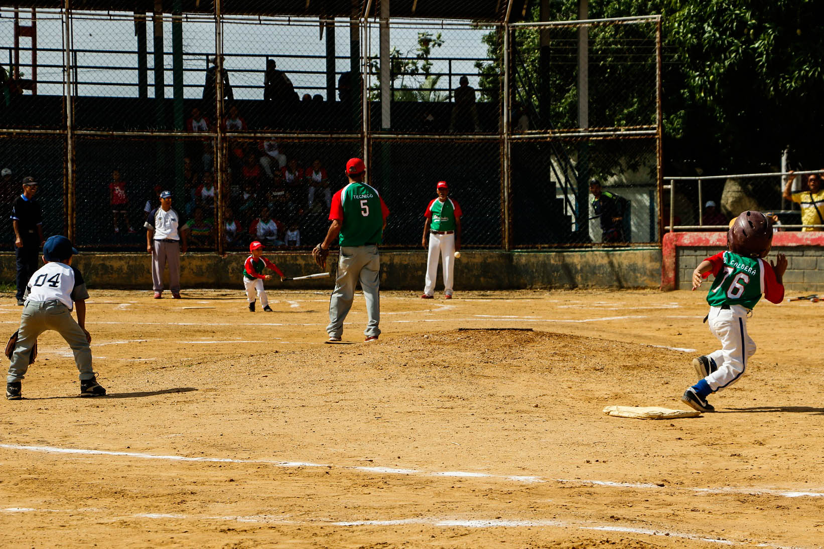 Alcaldía de Libertador benefició a más de mil 700 personas en materia deportiva en Julio