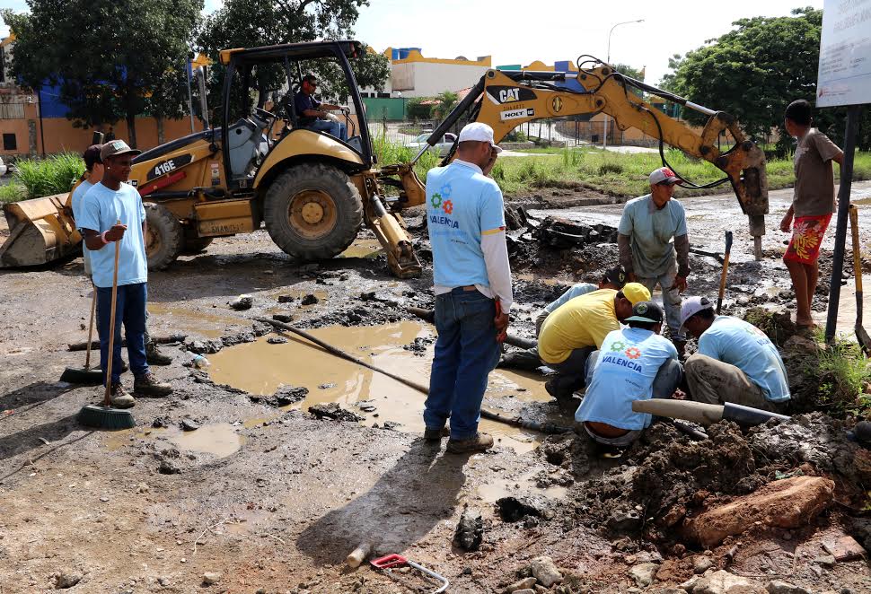 Alcalde Cocchiola: Avanzamos en reconstrucción vial de Parque Valencia