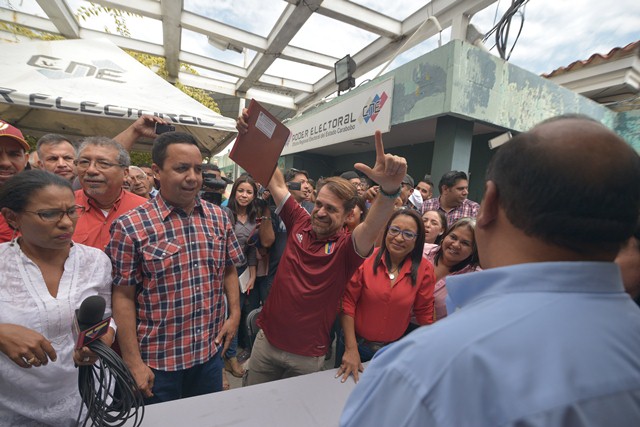 Rafael Lacava inscribió candidatura para la Gobernación de Carabobo