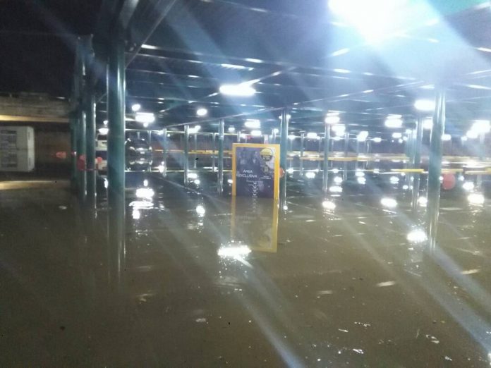 Fuertes precipitaciones en Valencia causaron estragos en el Sambil Valencia y C.C Via Veneto