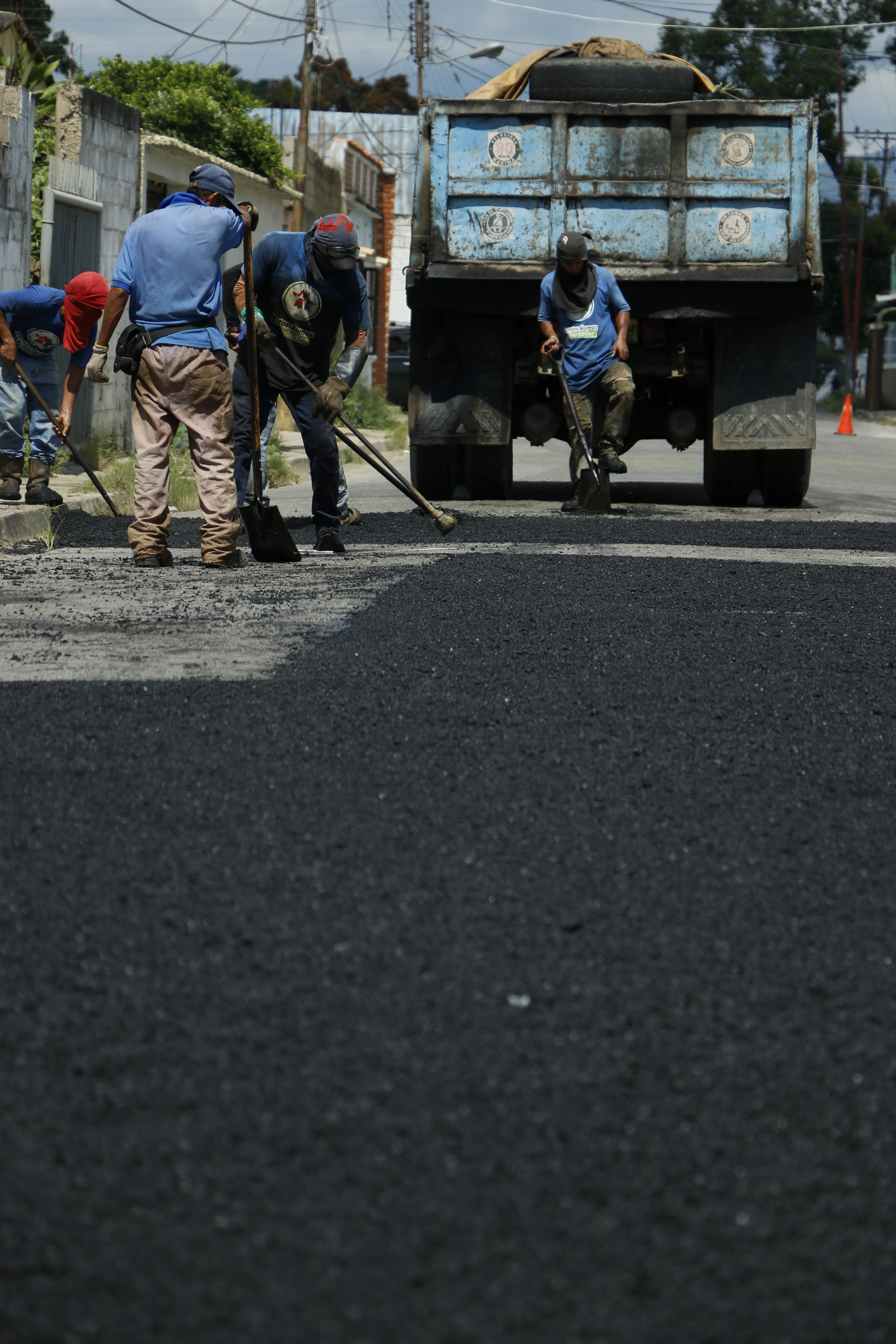 Vecinos de José Rafael Pocaterra en Tocuyito se beneficiaron con trabajos de asfaltado