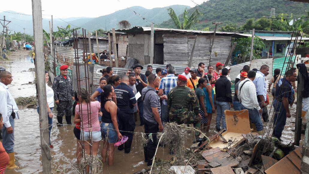 Onda tropical afecta Carabobo y se dirige al centro occidente del país