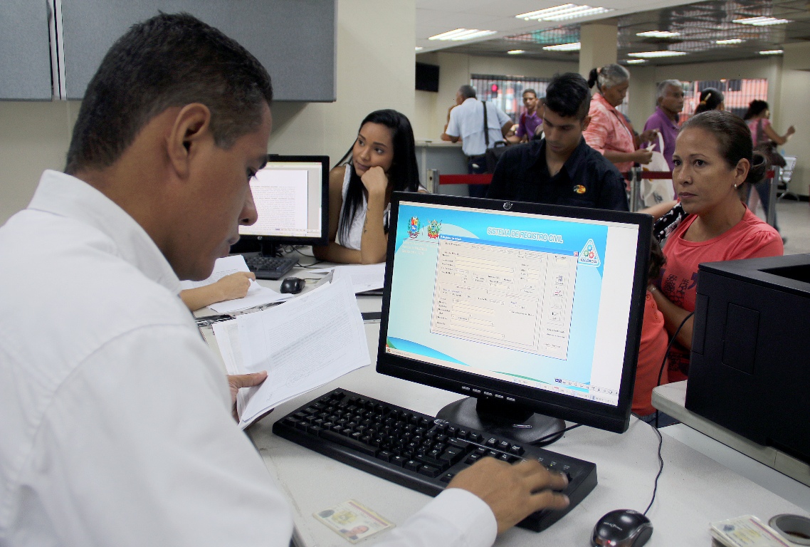 Gestión Cocchiola atiende unas 10 mil personas por semana en Registro Civil