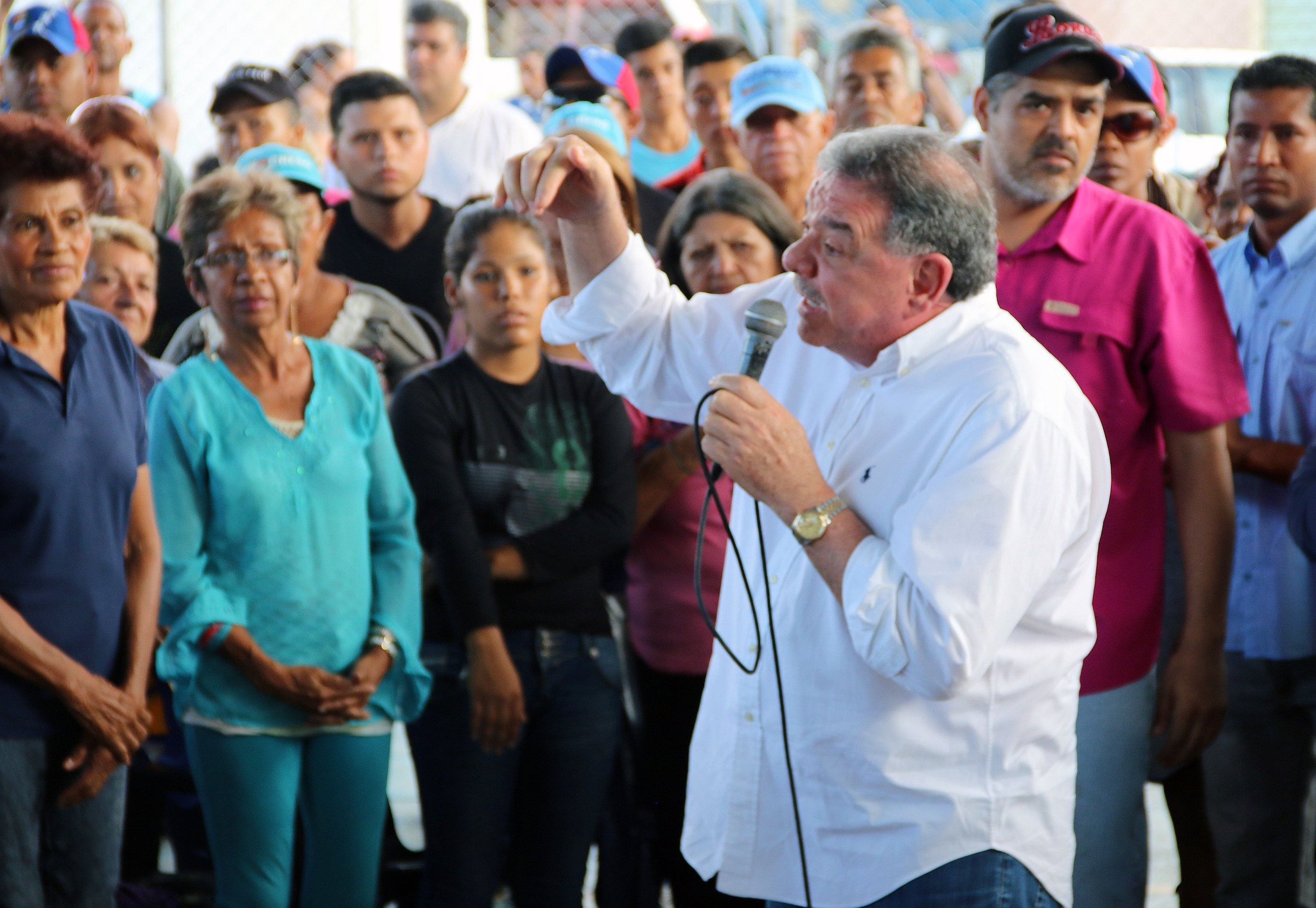 Alcalde Cocchiola: Menos hablar y más trabajar