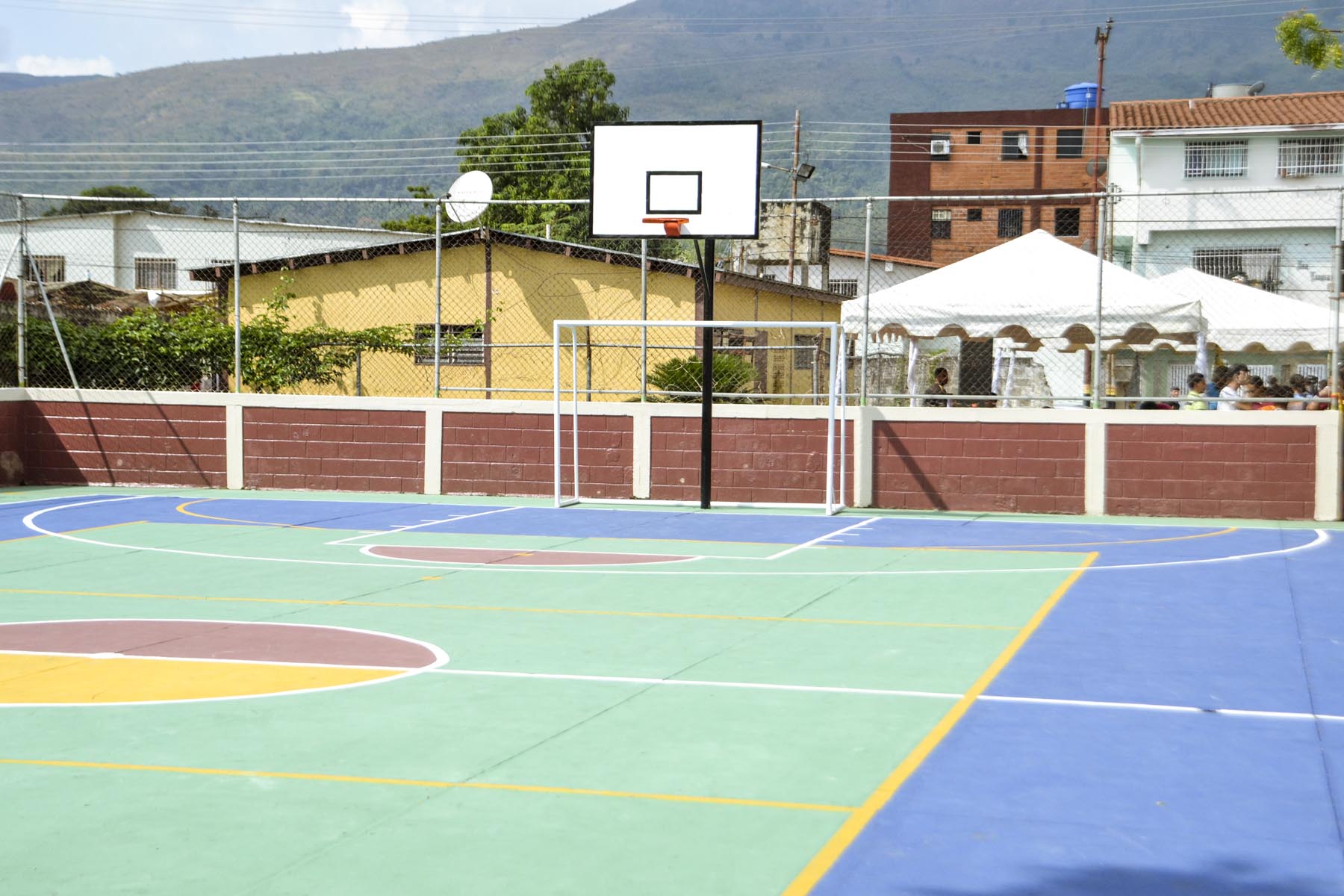 Rehabilitada cancha de barrio Unión por el alcalde de Naguanagua Gustavo Gutiérrez