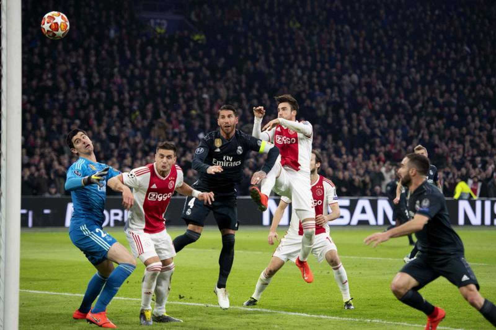 El Real Madrid sufrió contra un Ajax inspirado en Ámsterdam