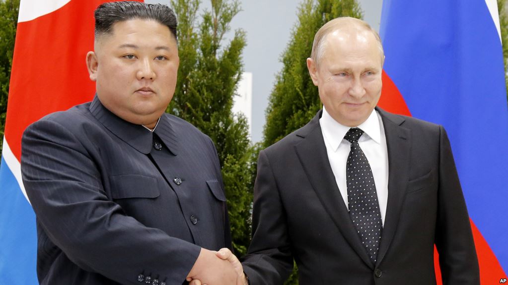 Encuentro de dictadores: Putin y Kim discuten vías para desbloquear tensión nuclear