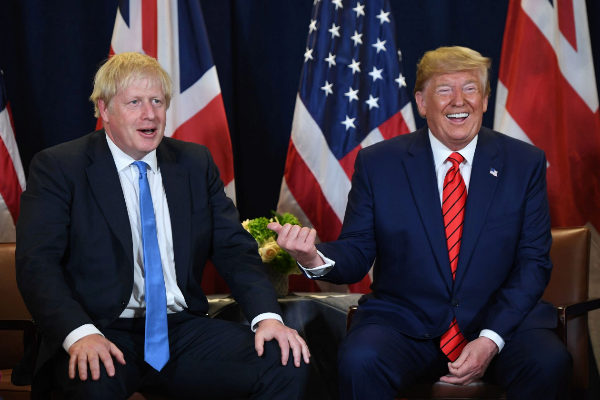 Johnson y Trump creen necesaria una “respuesta internacional” a la COVID-19