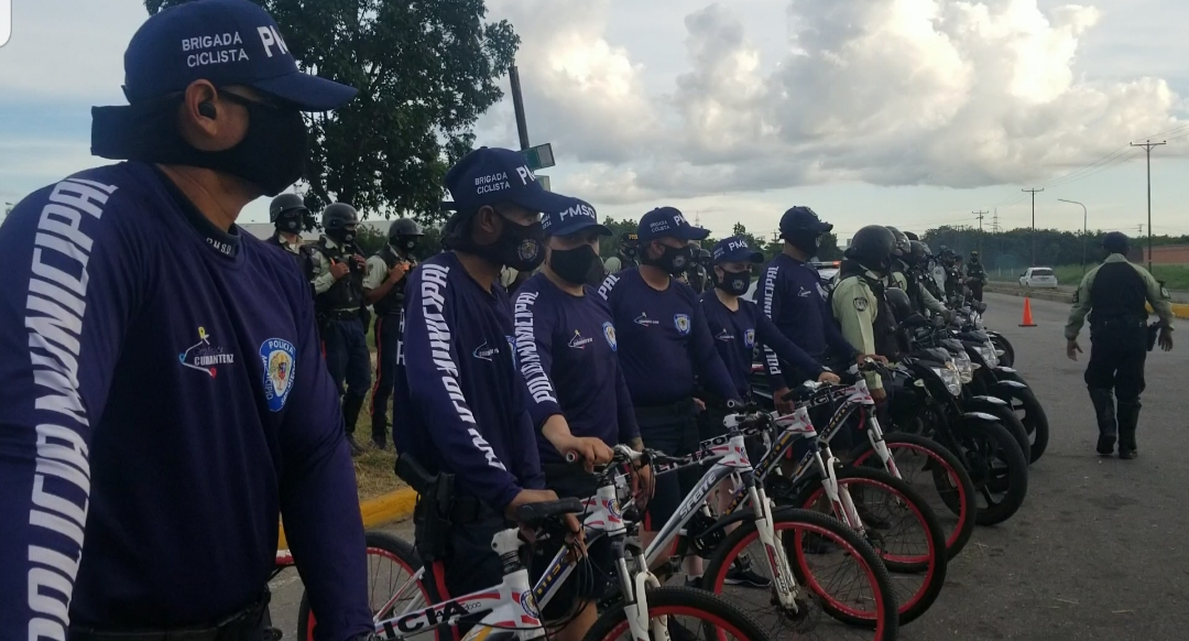 Policía de San Diego inauguró punto de control  y Brigada Ciclística