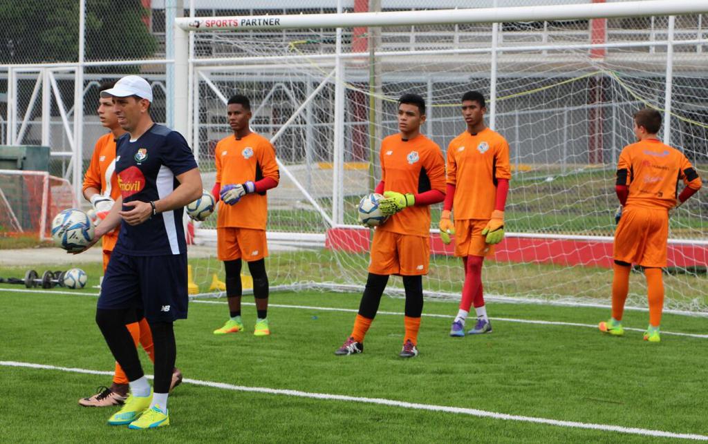 El arquero venezolano Carlos Gutiérrez traspasa fronteras para contribuir con el fútbol mundial