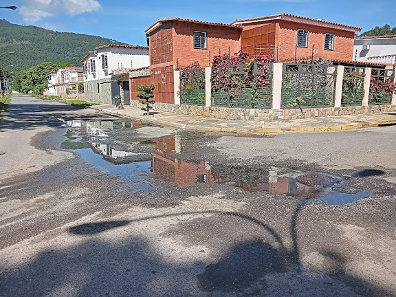 Piden a  la alcaldesa de Naguanagua que resuelva el problema de las cloacas de la urbanización El Cafetal