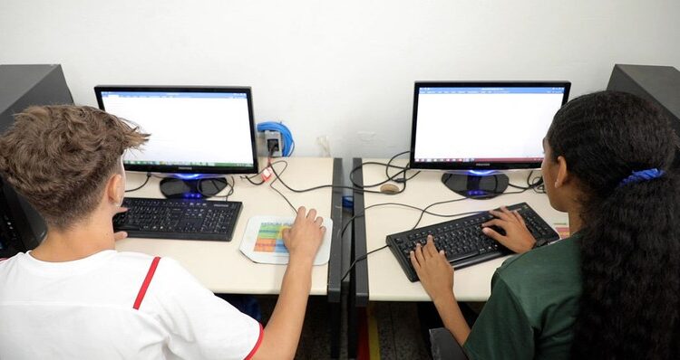 Brasil lanza megaplan para conectar a internet a 138.000 escuelas