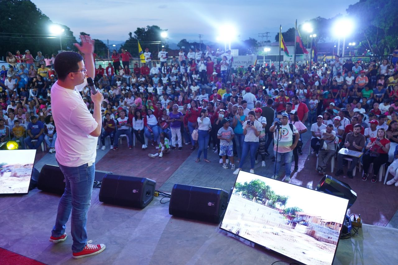 Alcalde Fuenmayor inauguró Plaza Ezequiel Zamora en la parroquia Miguel Peña de Valencia