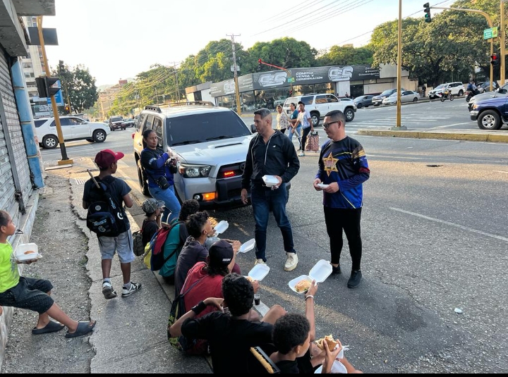 Jorge Montes llevó alimentos a niños y adolescentes vulnerables en Carabobo