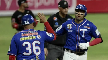 Tiburones a ley de uno tras victoria en juego 3