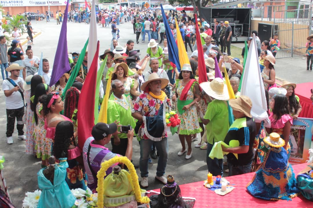 Encuentro de San Juanes de Naguanagua reúne a parrandas de Venezuela y República Dominicana