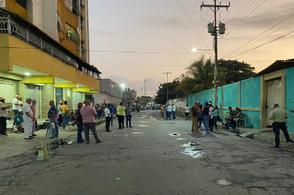 La presión ciudadana marcó el inicio de la elección presidencial en Carabobo