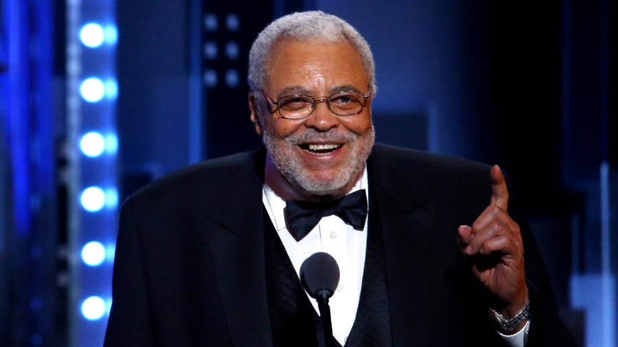 Muere James Earl Jones, el actor de doblaje que prestó su voz a Darth Vader y Mufasa