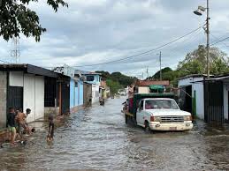 Amazonas: autoridades activan refugios ante desbordamiento del río Orinoco
