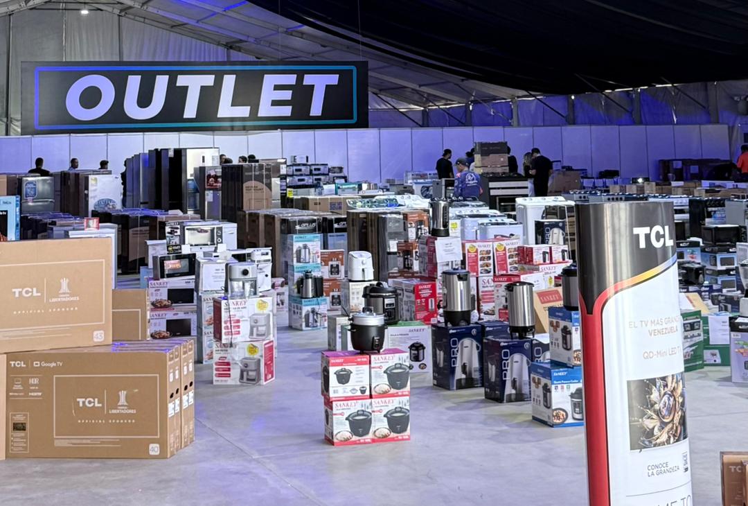 “El Ofertazo” congregó más de 12 mil 500 personas en su edición de Black Friday en la Carpa Luna de Mañongo